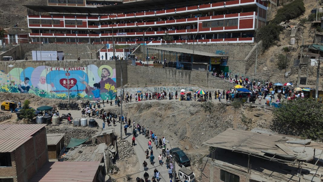 Peru’s interim president defers $3.5 billion fighter jet purchase to the next government