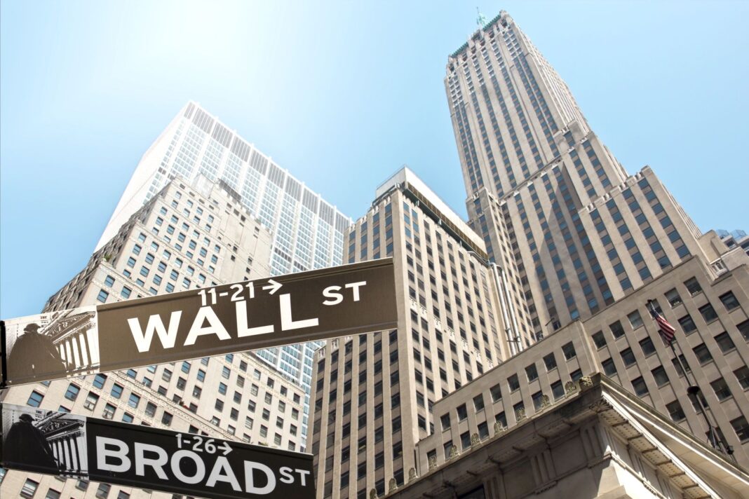 S&P 500 and Nasdaq 100 Post New Record Highs on Chip Stock Strength