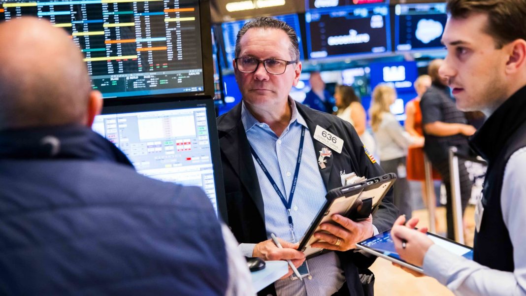 How to hedge your portfolio against the Nasdaq-100 using QQQ put spreads