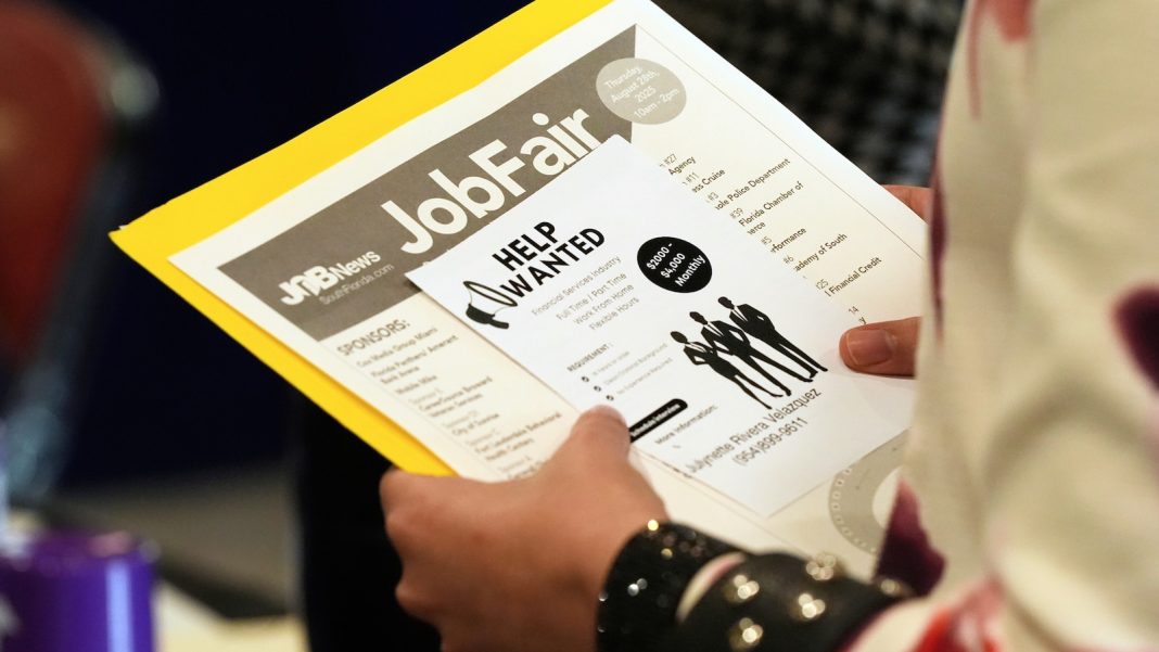 America In Focus: consumers still gloomy about economy; US hiring falls in June