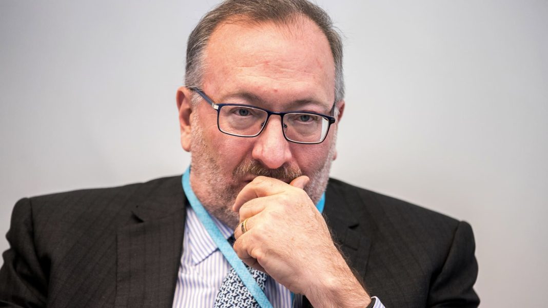 Klarman’s Baupost buys Into Ackman’s Pershing Square, adds to tech bets