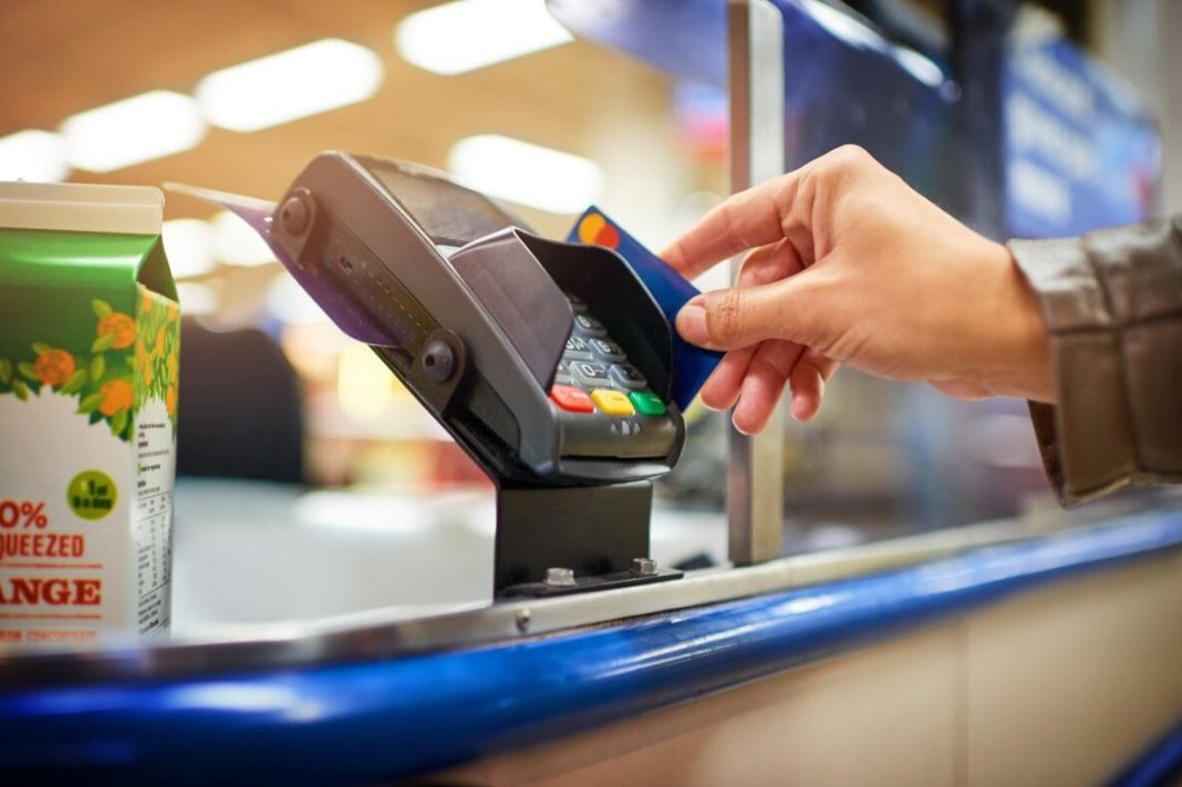 Federal appeals court strikes down the Fed’s debit card fee cap